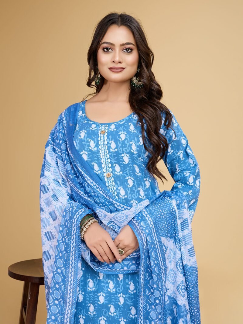 Women Blue Floral Printed Kurta Set with Dupatta - Image 4
